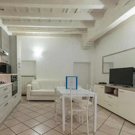 Bilocale Piccolo Corso - F&l 아파트 *